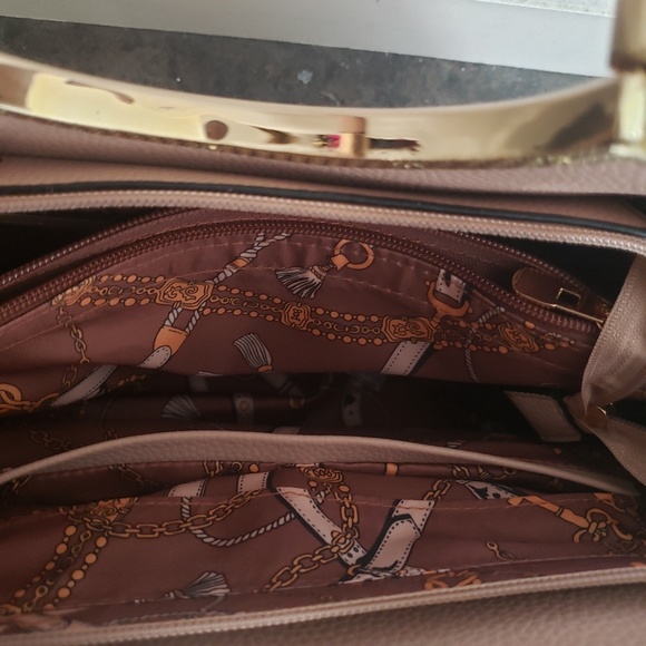 Purse - Picture 2 of 4